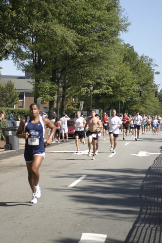 Runners during 2006 Second Empire 5K Classic